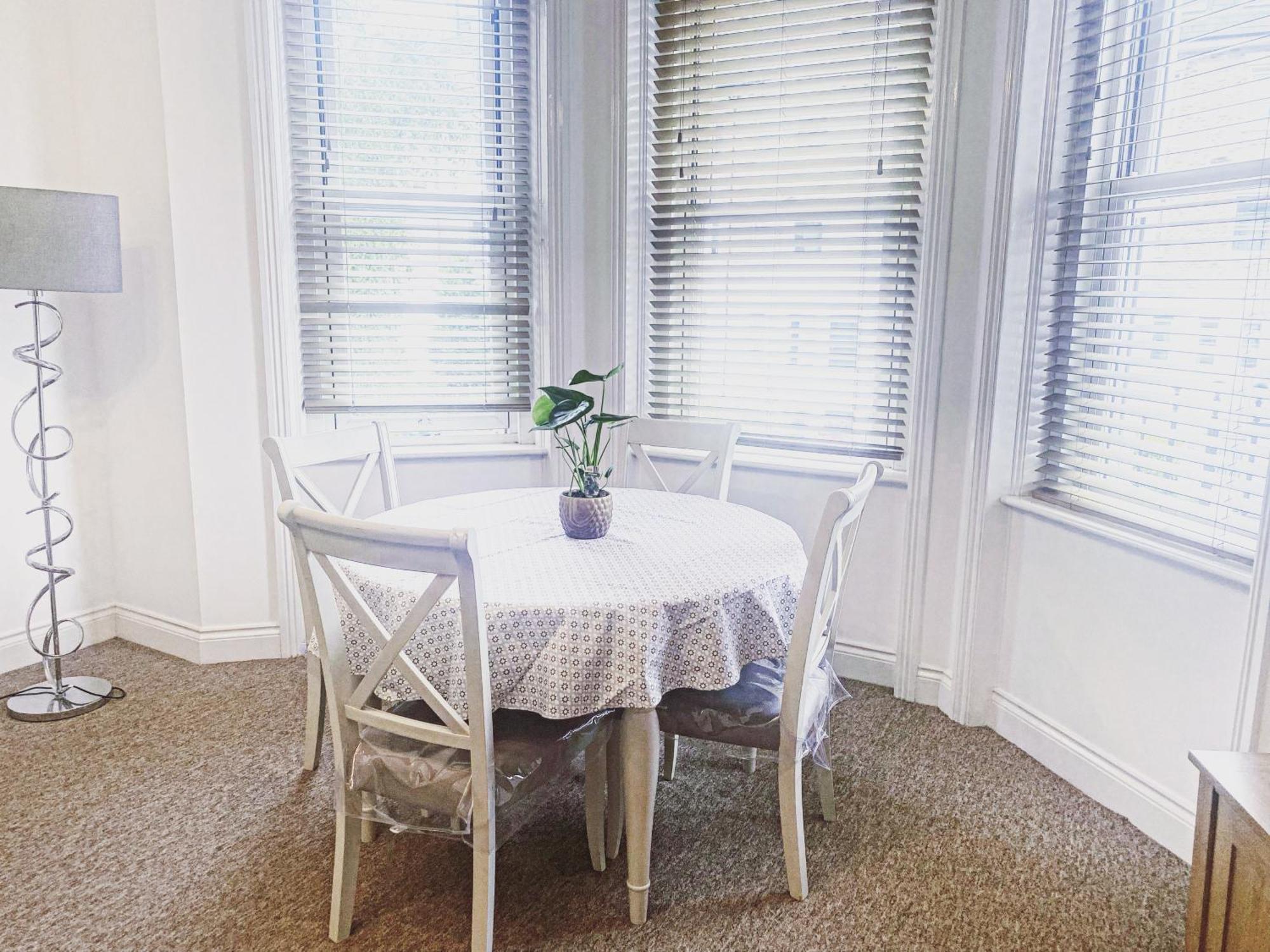 Luxury 2 Beds Apartment By The Sea บอร์นมัธ ภายนอก รูปภาพ